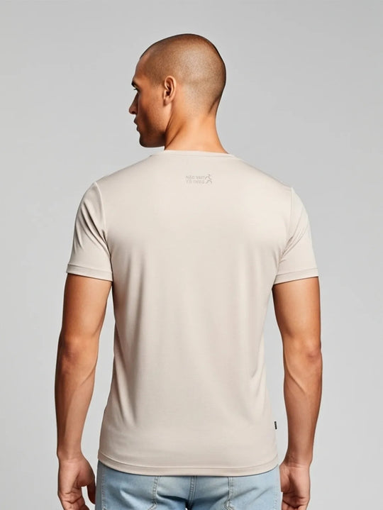 On Fleek T-Shirt masculina bege costas - camiseta tecnológica UV50+